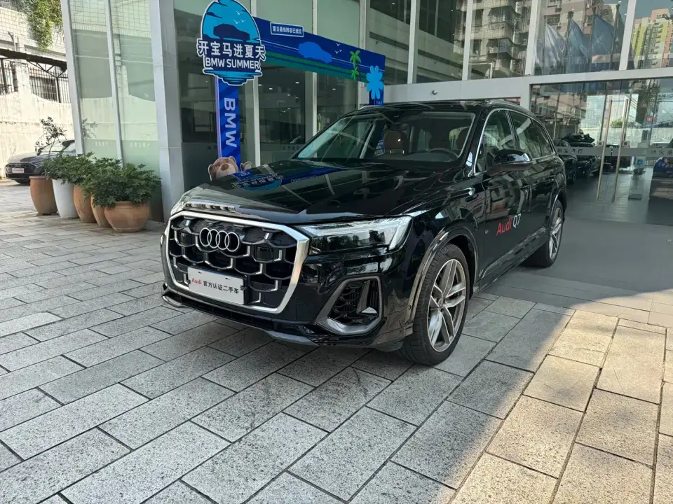 Audi Q7 55 TFSI quattro S line Sport 2025