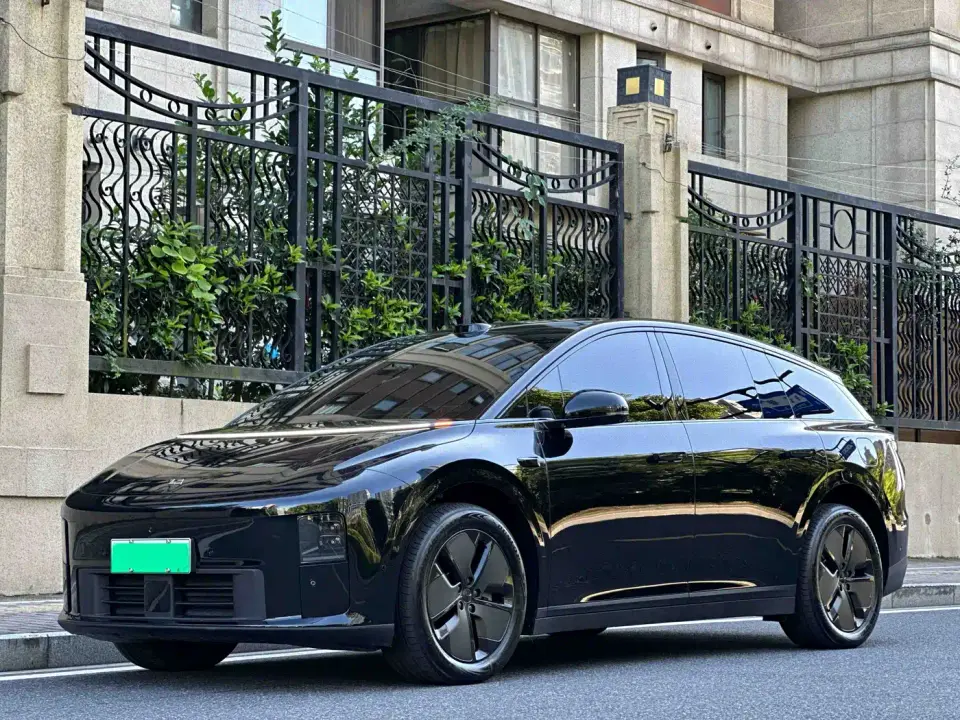 Li Auto i6 2WD Base Model 2026
