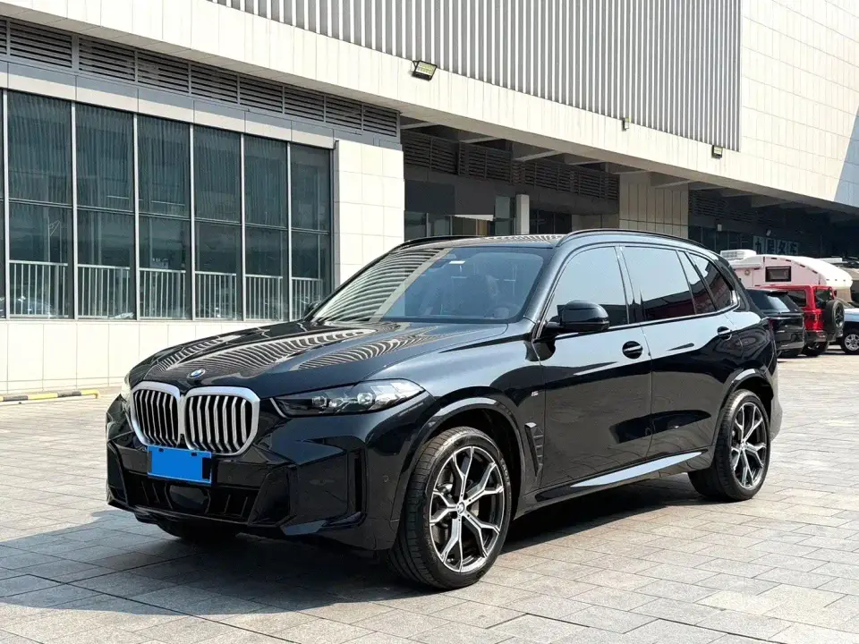BMW X5 Model xDrive 30Li Exclusive M Sport Blackout Package 2025