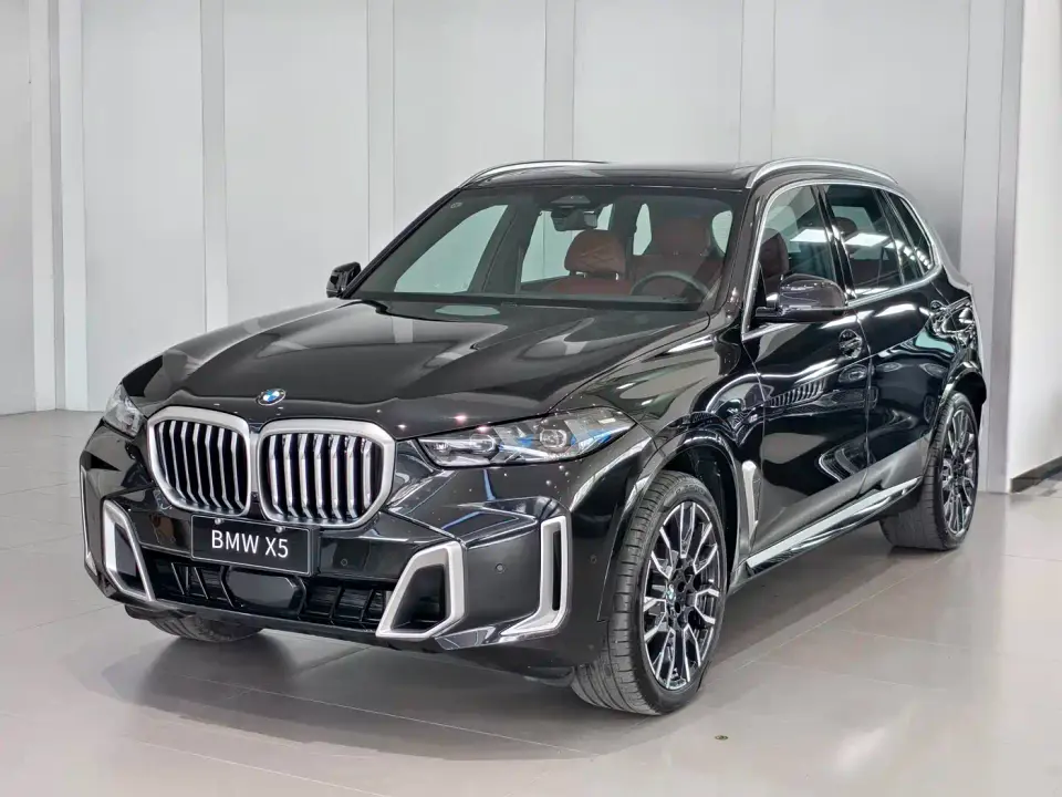 BMW X5 xDrive 40Li M Sport Package 2025