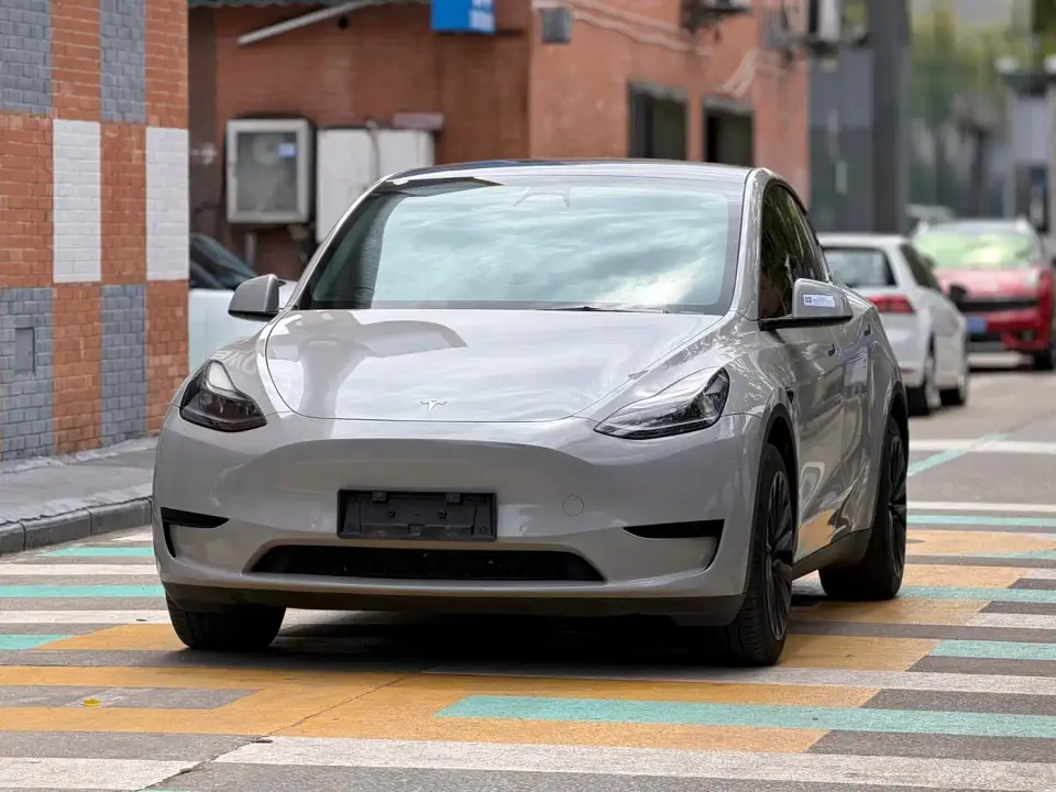 Tesla Model Y Rear-Wheel Drive Edition 2023