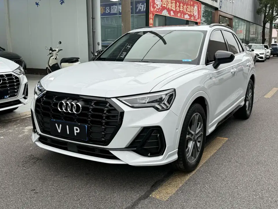 Audi Q3 35 TFSI Fashion Dynamic (1.4T) 2023