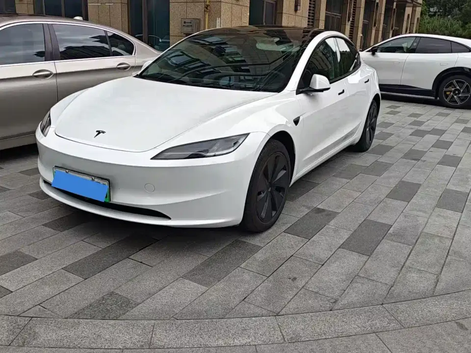 Tesla Model 3 Model Year Facelift Long Range Rear-Wheel Drive 2026