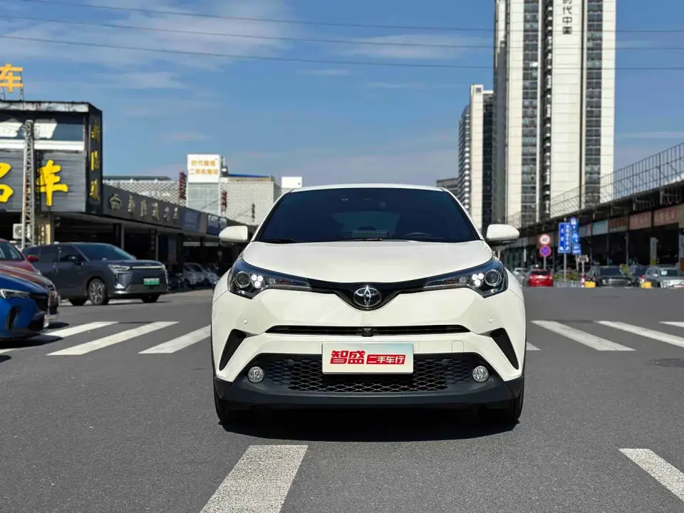 Toyota C-HR Model 2.0L Leading 2020