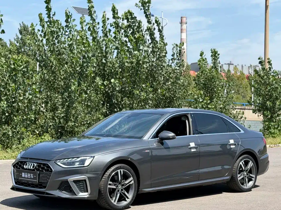 Audi A4L 40 TFSI Luxury Dynamic 2021