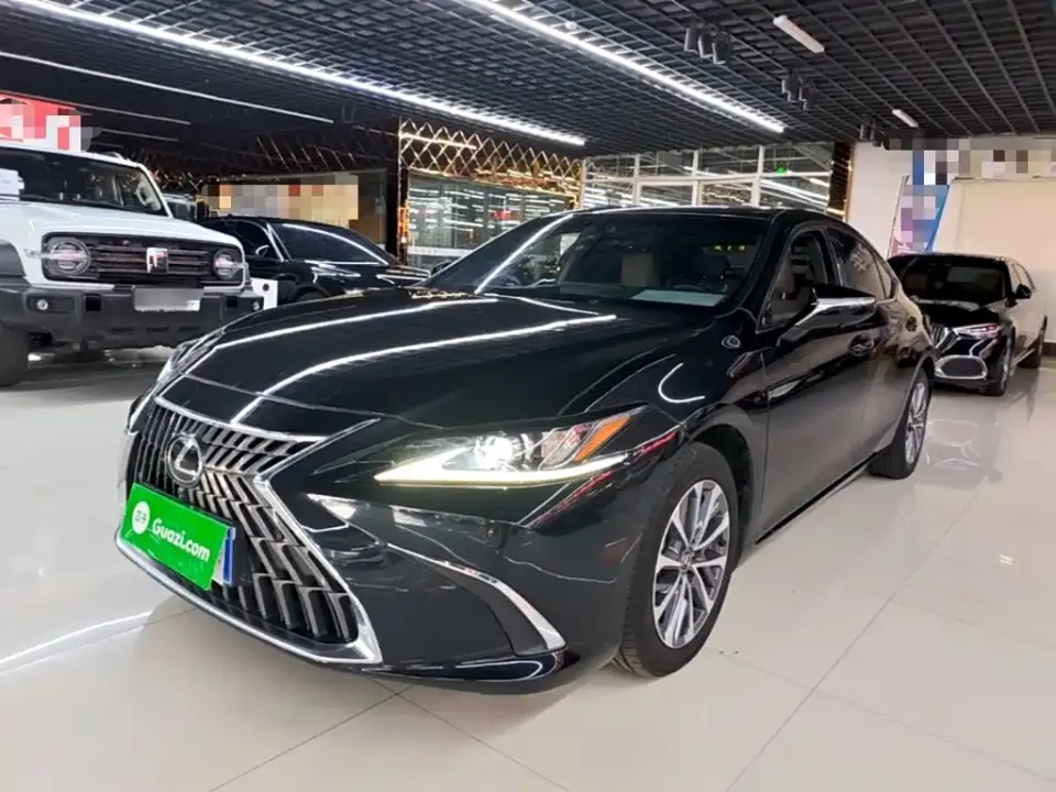 Lexus ES 200 Excellence Edition 2022