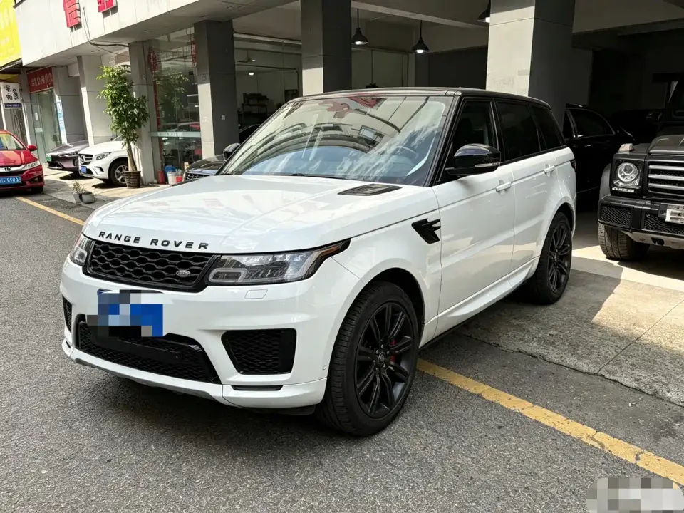 Land Rover Range Rover Sport 3.0 L6 Gloss Black Edition 2021