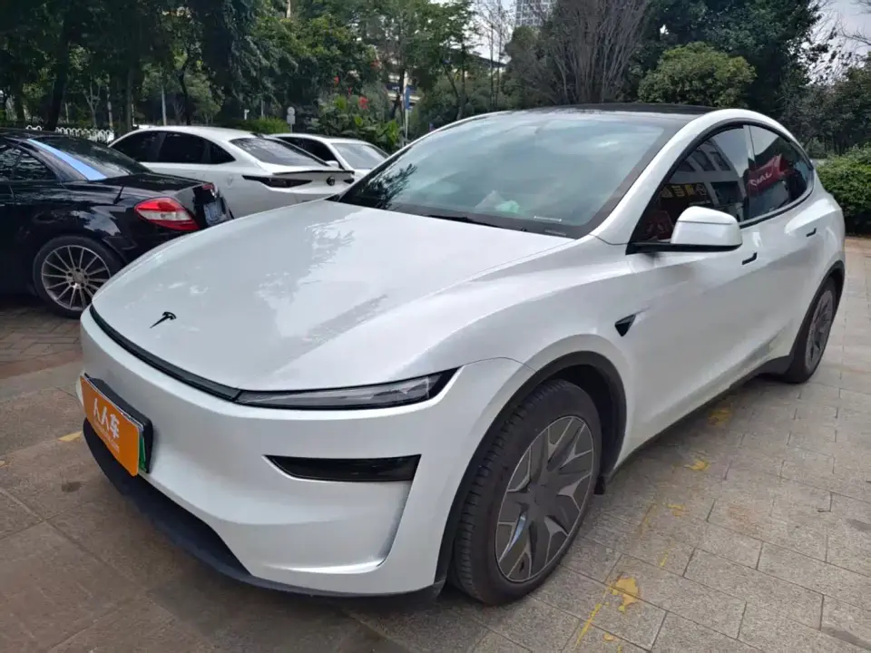 Tesla Model Y L Facelift Long Range AWD 2025