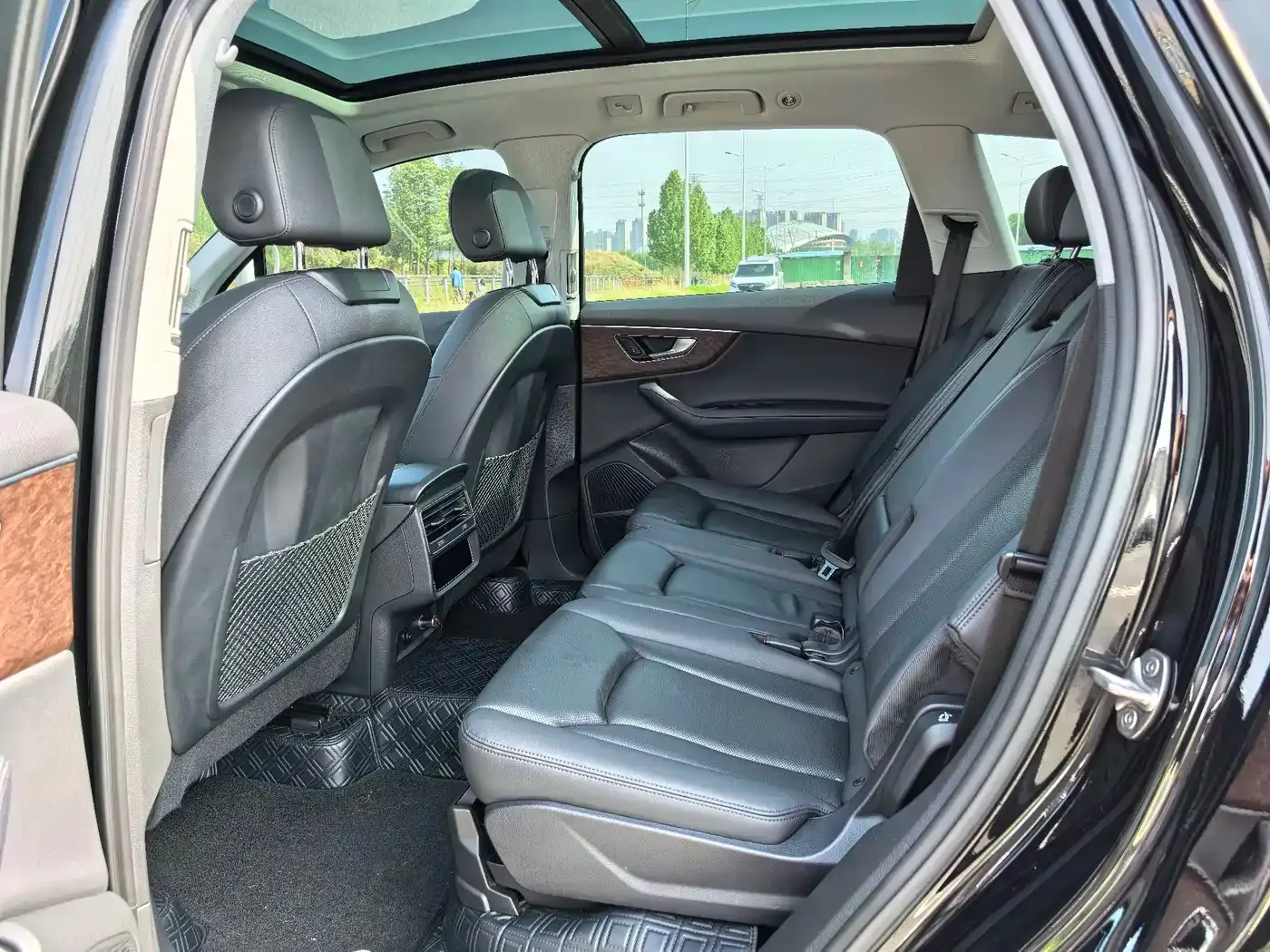 Audi Q7 55 TFSI quattro S line Sport 2023 — фото 6