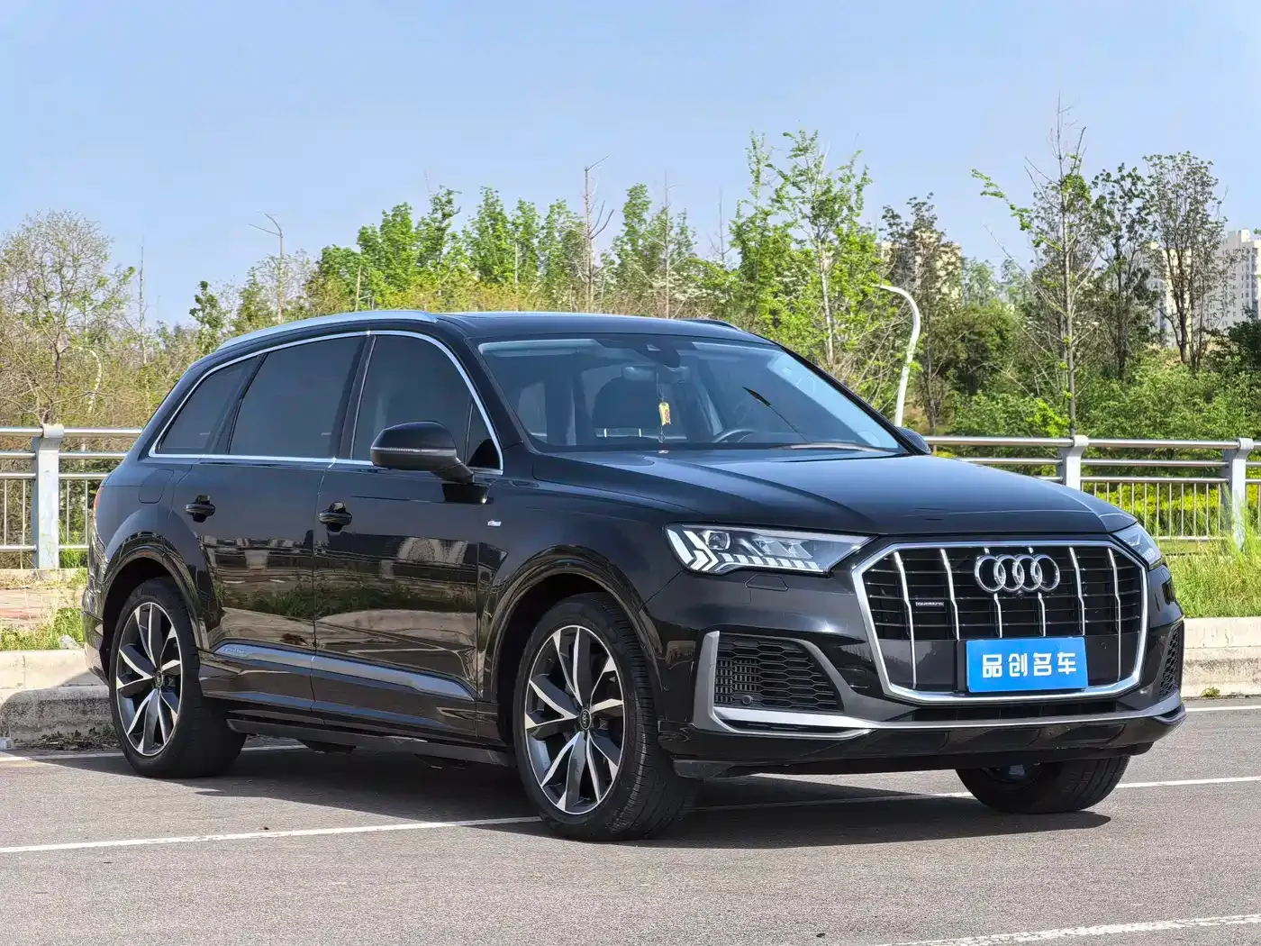 Audi Q7 55 TFSI quattro S line Sport 2023 — фото 3
