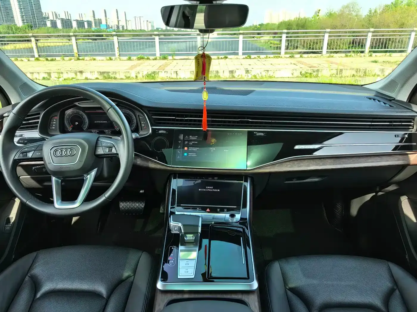 Audi Q7 55 TFSI quattro S line Sport 2023 — фото 4