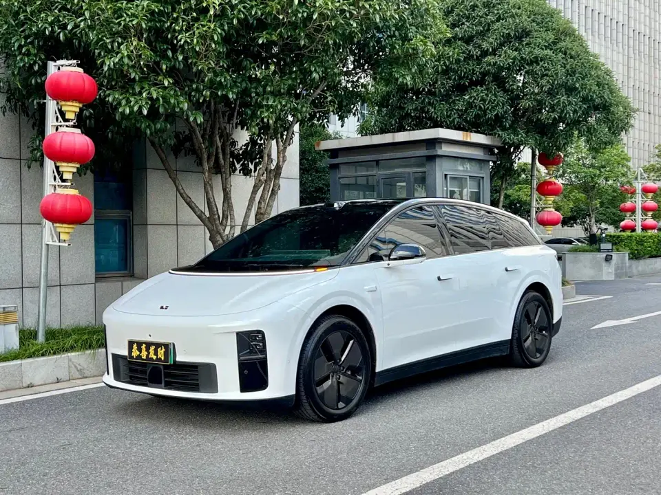 Li Auto i6 2WD Base Model 2026