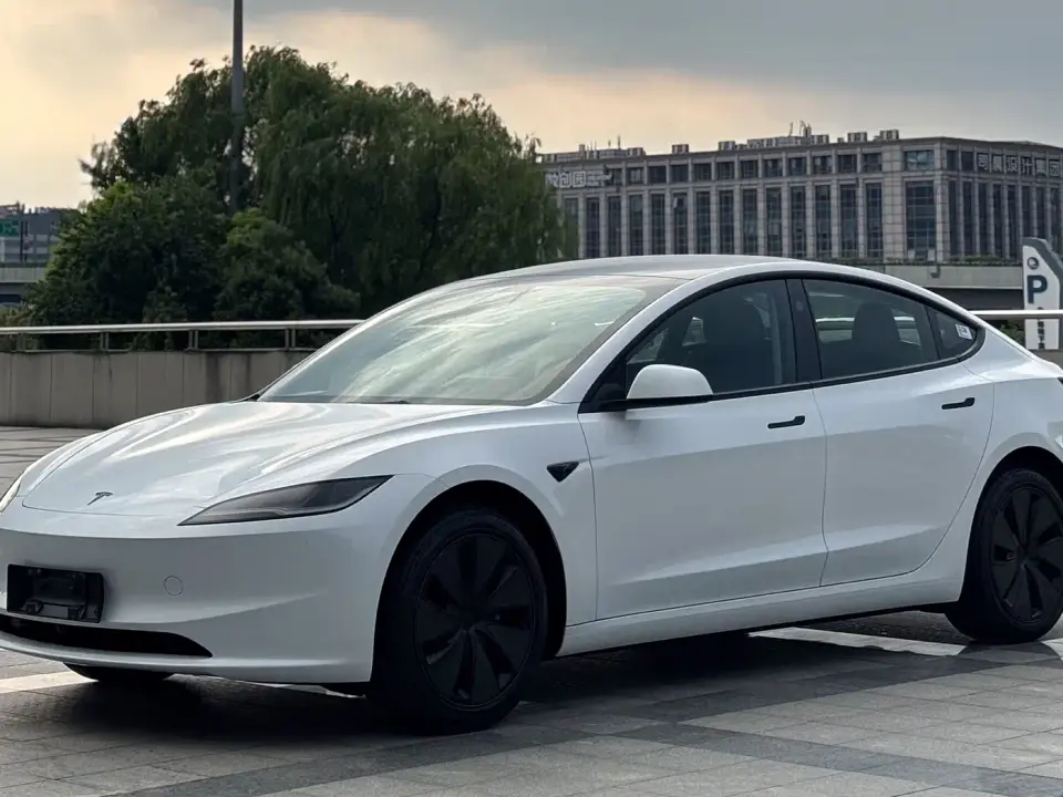 Tesla Model 3 Model Long Range Rear-Wheel Drive 2026