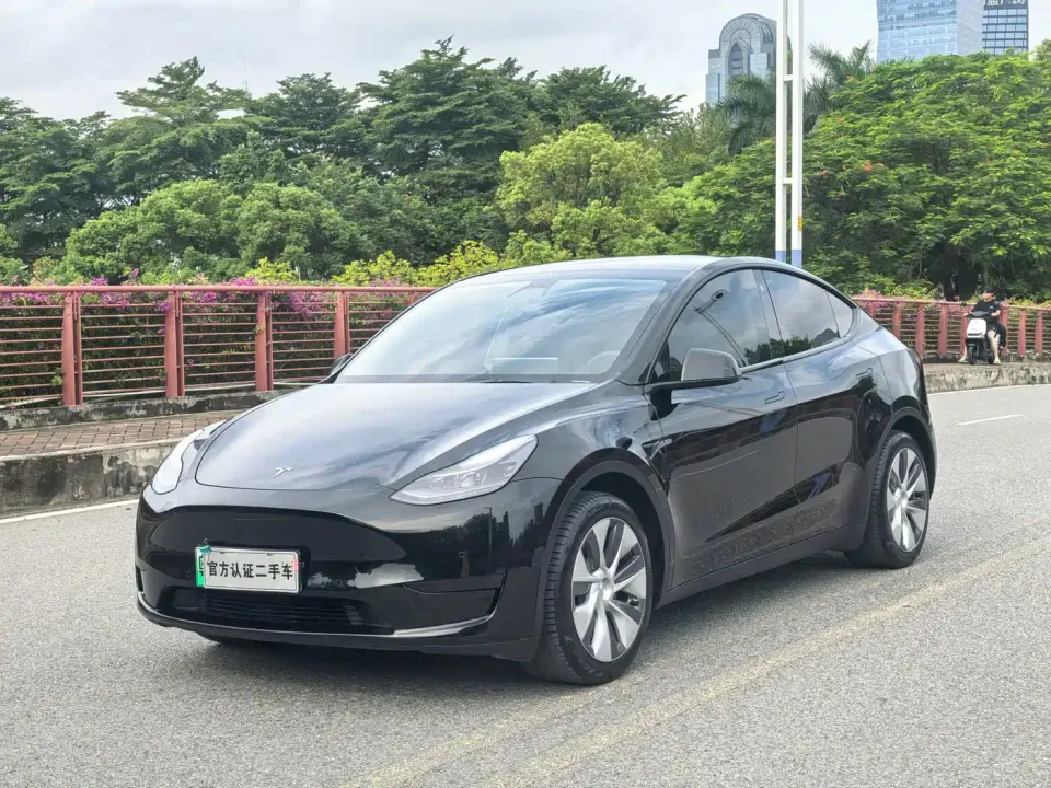 Tesla Model Y Facelift Rear-Wheel Drive Version 2023