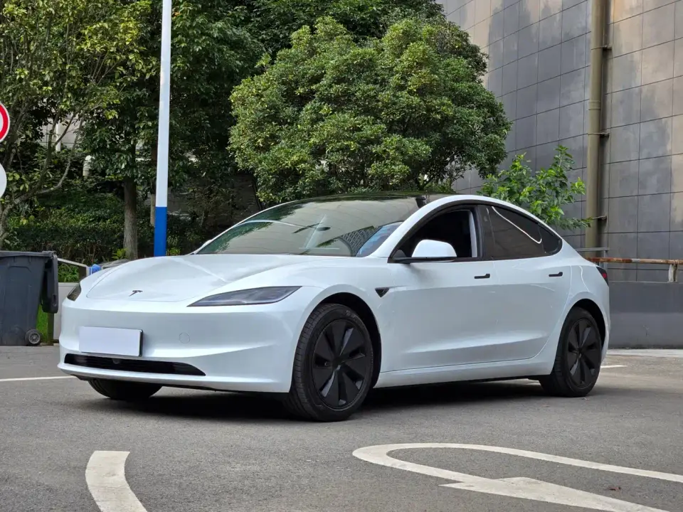 Tesla Model 3 Model Year Facelift Rear-Wheel Drive 2026