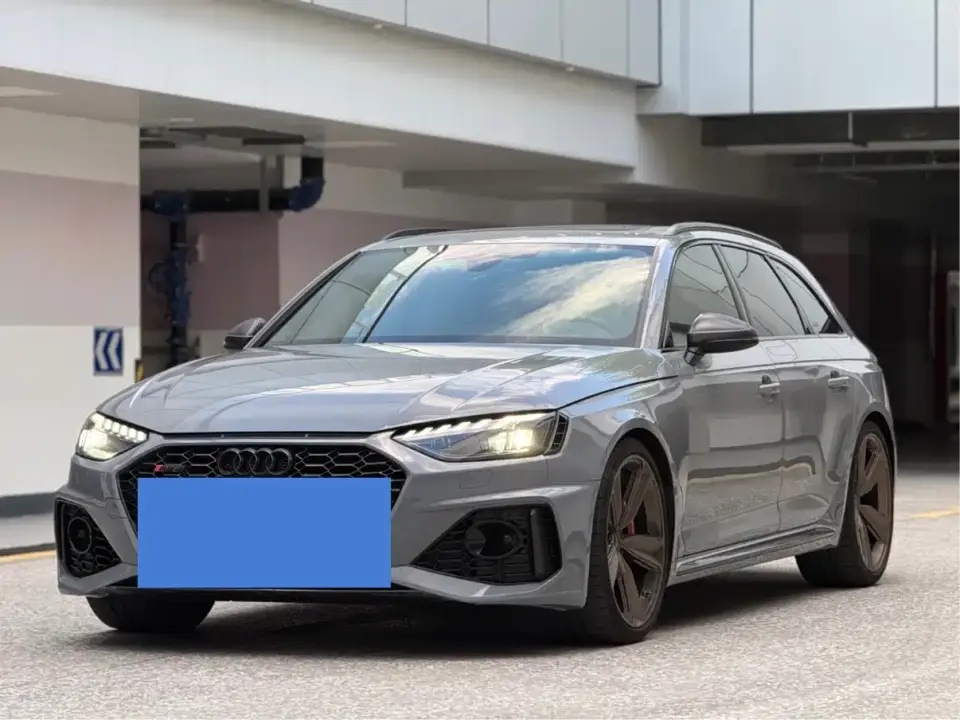Audi RS 4 Model RS4 Avant Obsidian Edition 2024
