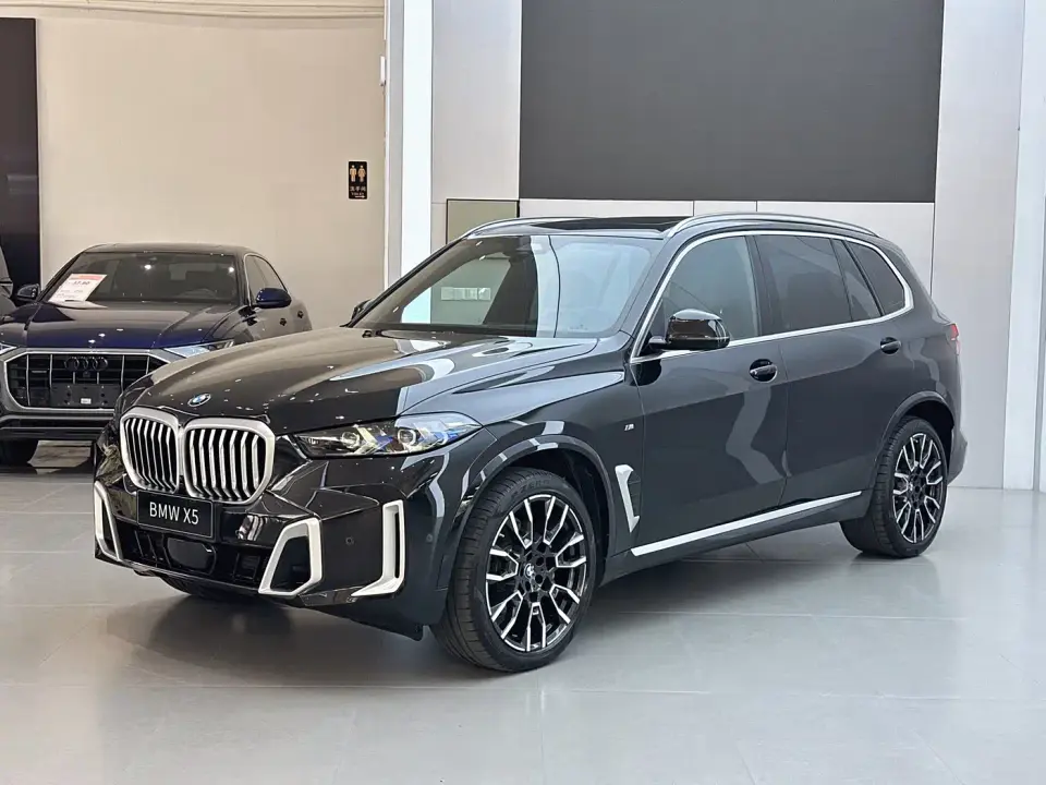 BMW X5 xDrive 40Li M Sport Package 2025