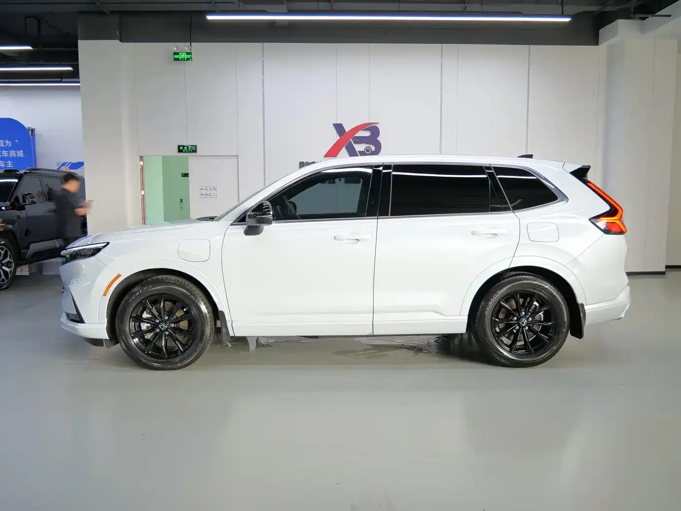 Honda CR-V New Energy 2.0L e:PHEV Leading Edition 2024 — фото 3