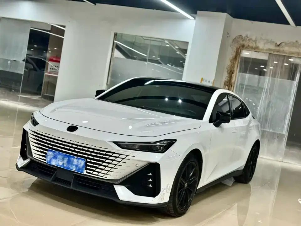 Changan UNI-V 1.5T Luxury Edition 2023