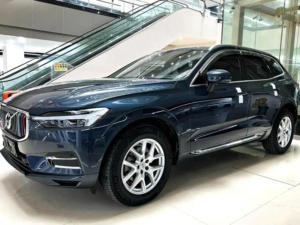 Volvo XC60 T5 AWD Momentum 2021