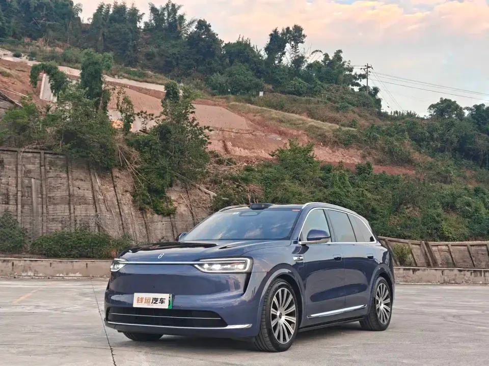 AITO Wenjie AITO M7 Extended Range Base Model 6-Seater 2025