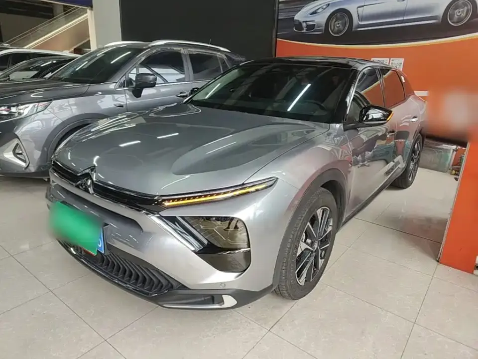 Citroen Versailles C5 X 1.6T Momentum Extraordinary 2025