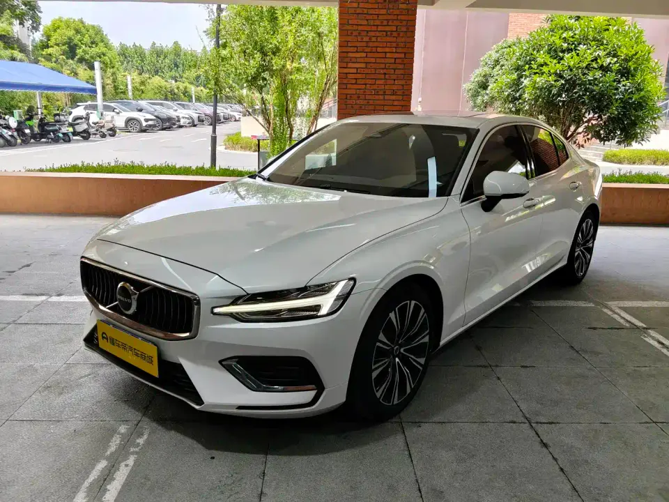 Volvo S60 B4 Smart Vision Luxury Edition 2023