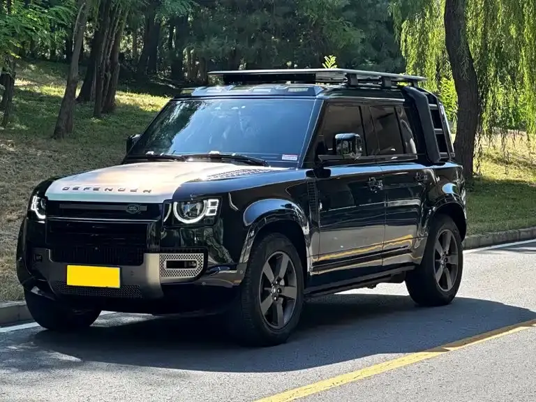 Land Rover Defender 110 3.0T P400 -Dynamic HSE 2025