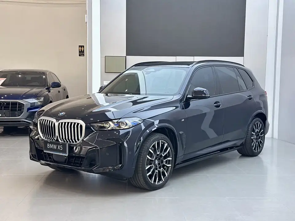 BMW X5 xDrive 40Li M Sport Black Night Package 2024