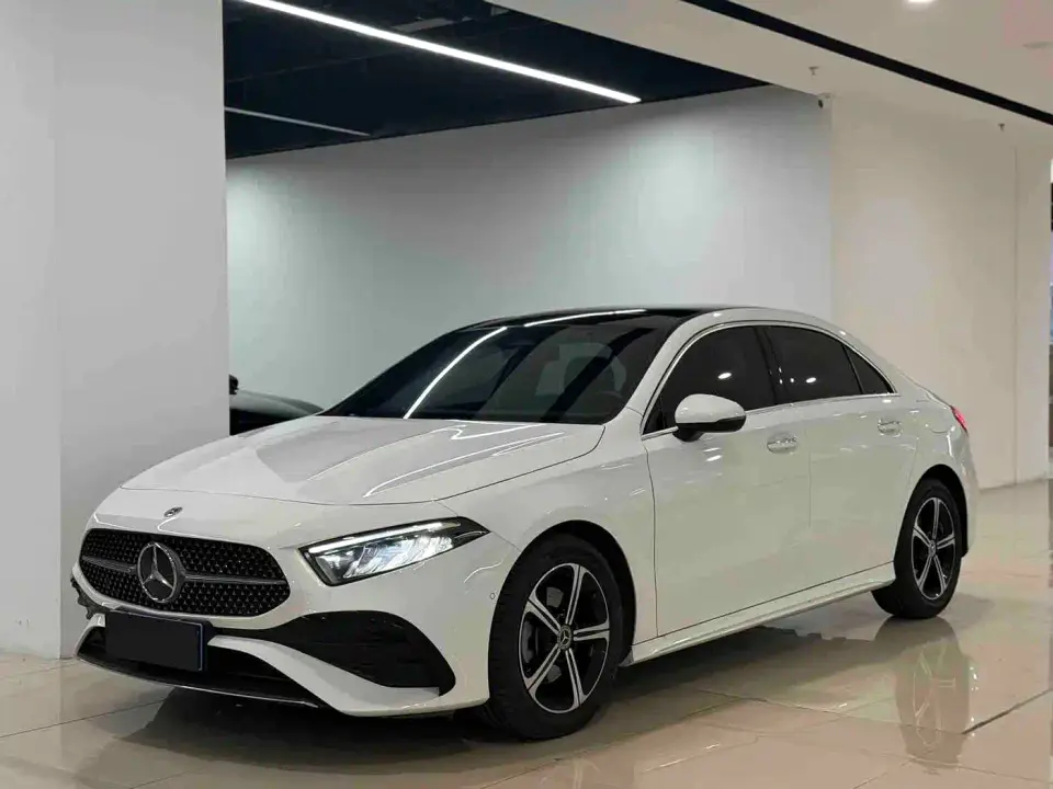 Mercedes-Benz A-Class A 200 L Fashion Edition 2024