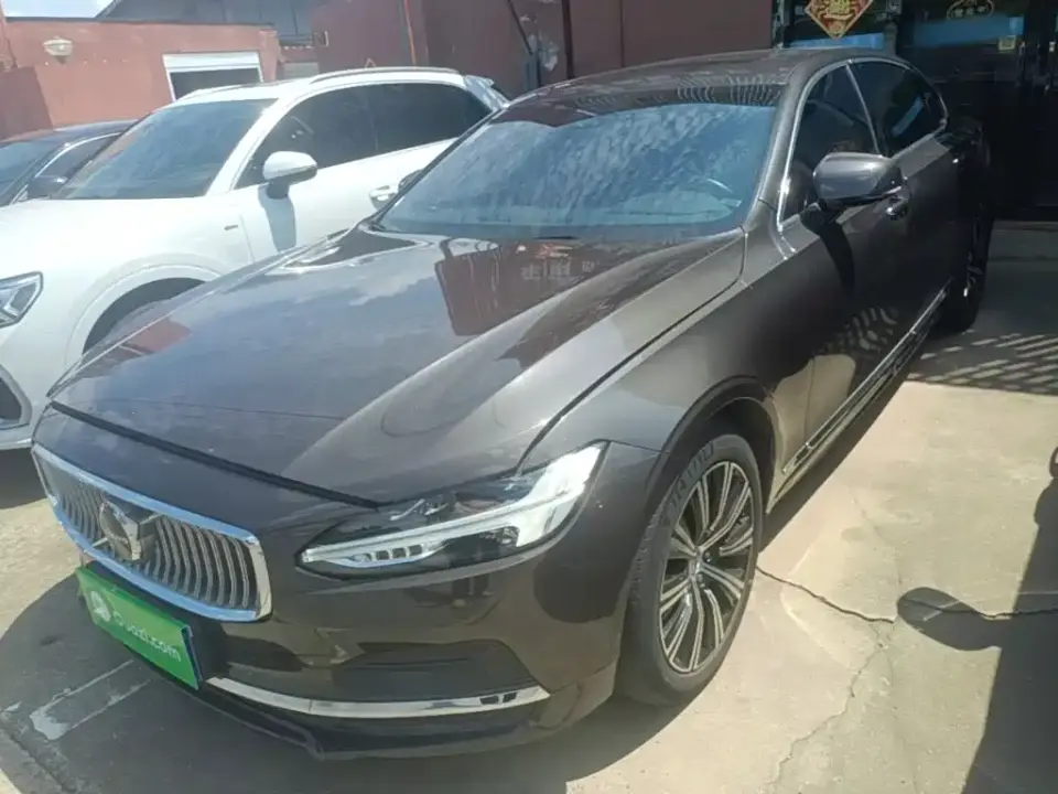 Volvo S90 B5 Momentum Luxury Edition 2021
