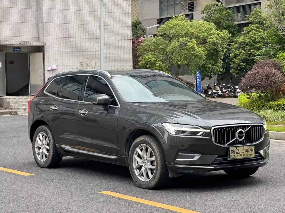 Volvo XC60 T5 AWD Momentum 2020