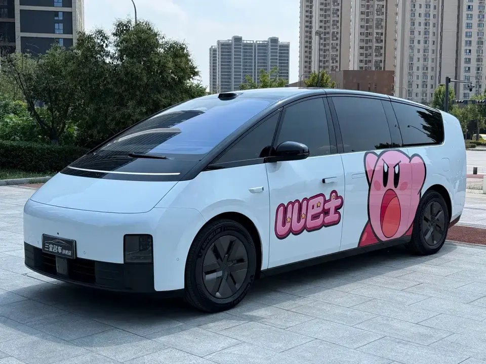 Li Auto MEGA Model Home Family Special Edition 2025