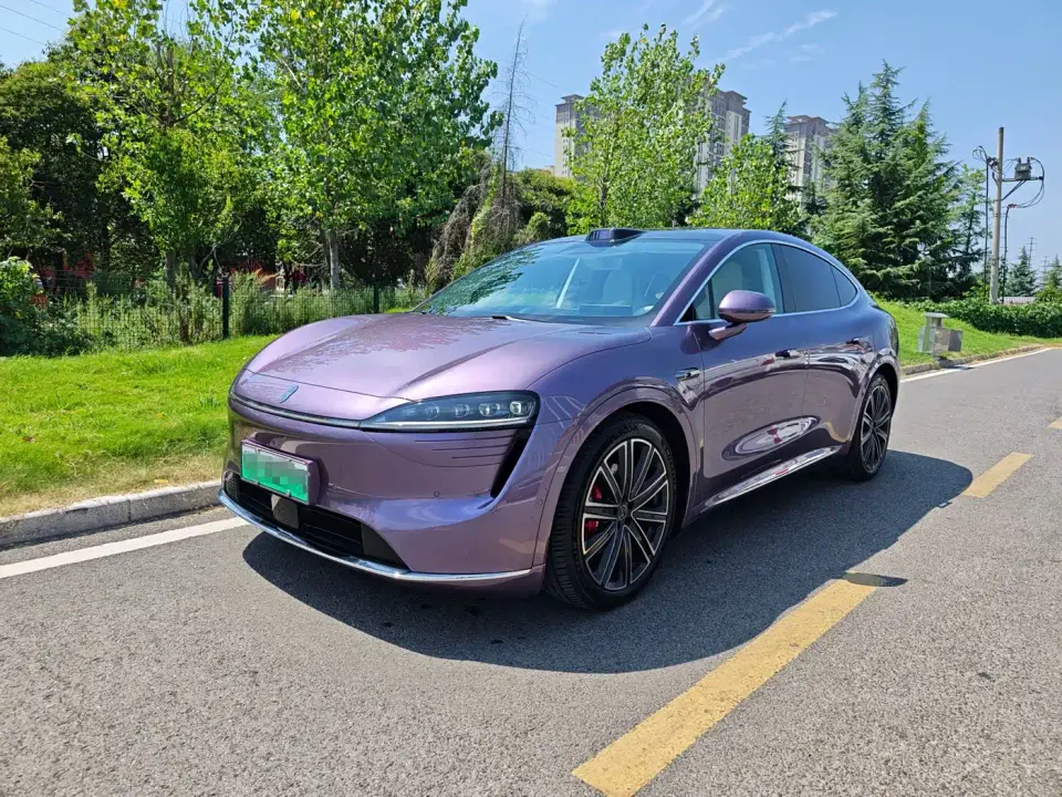 Zhijie Luxeed R7 Extended Range 331km Ultra 2025