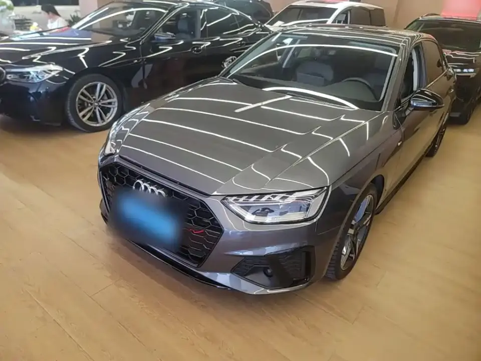 Audi A4L 40 TFSI Luxury Dynamic 2022