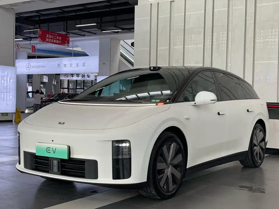 Li Auto i6 4WD Base Model 2026