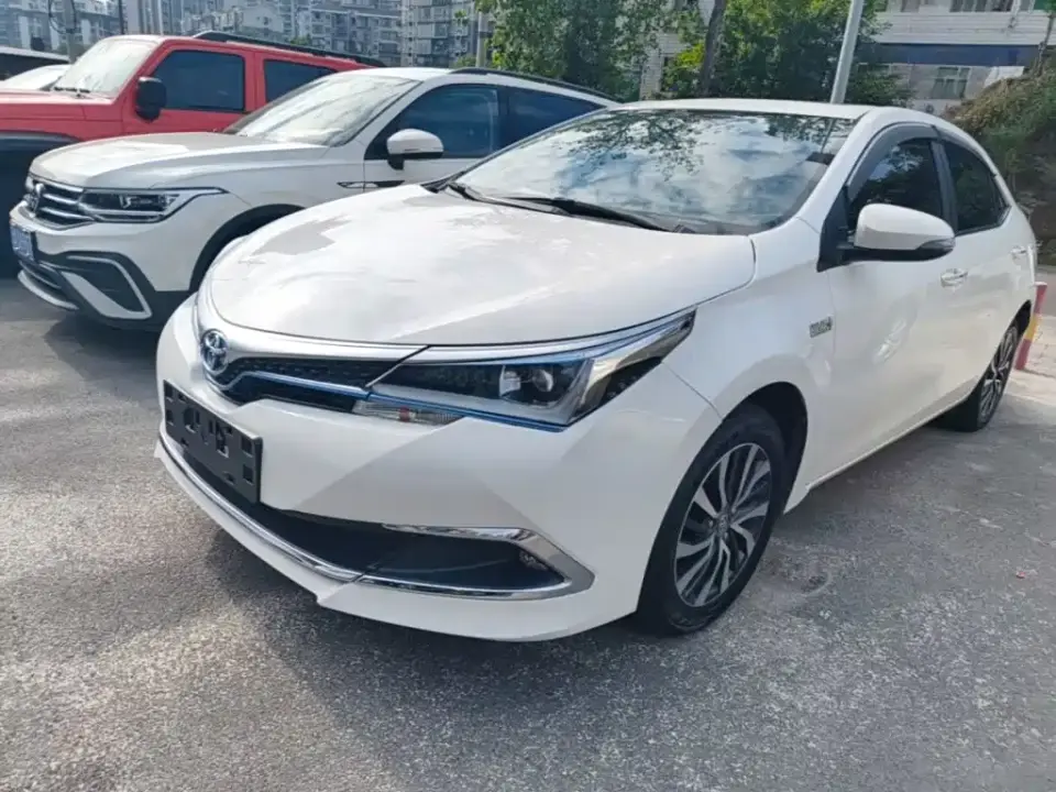 Toyota Corolla Twin Engine E+ 1.8L E-CVT Leading Edition 2020