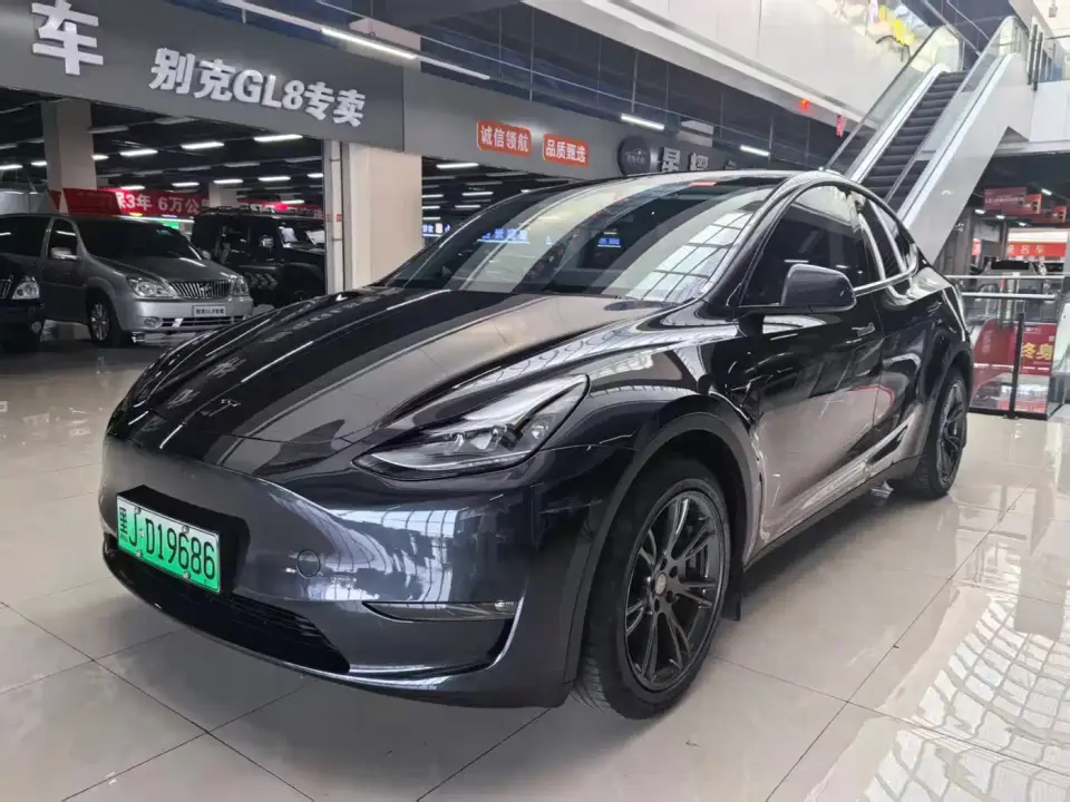 Tesla Model Y Long Range AWD 2024