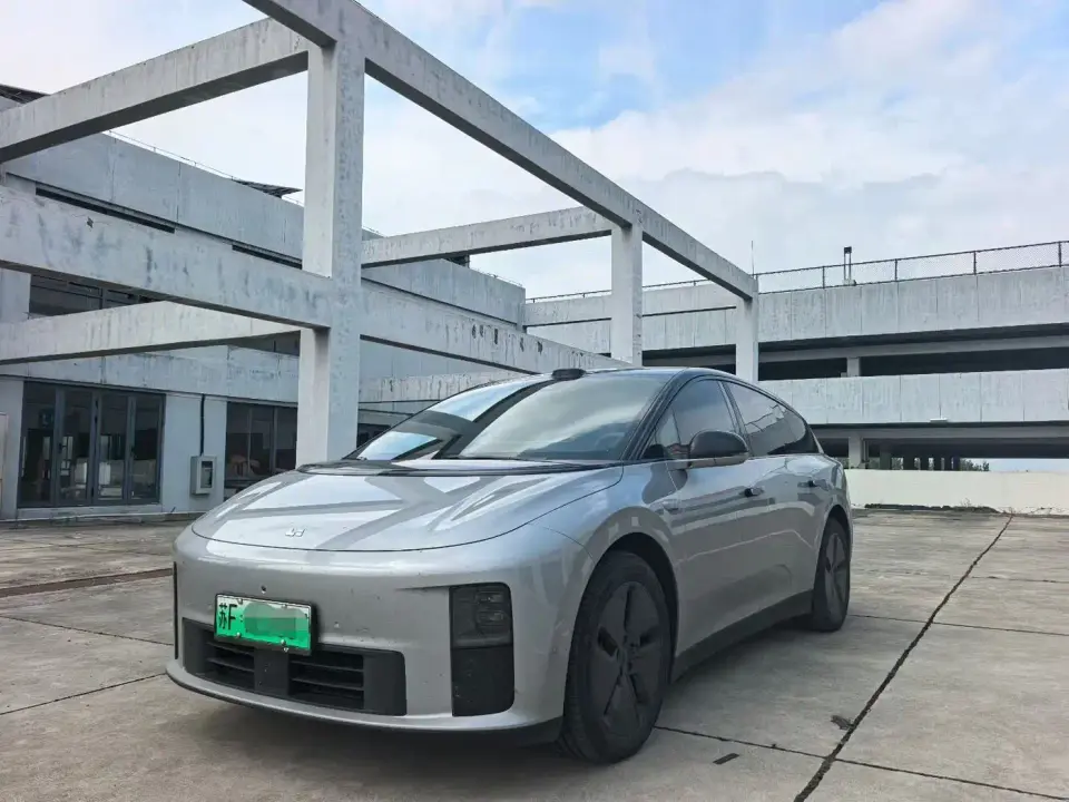 Li Auto i6 2WD Base Model 2026