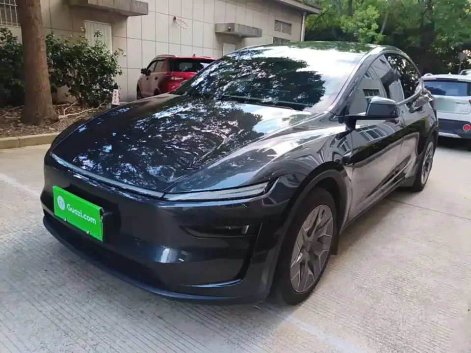 Tesla Model Y L Facelift Long Range AWD 2025