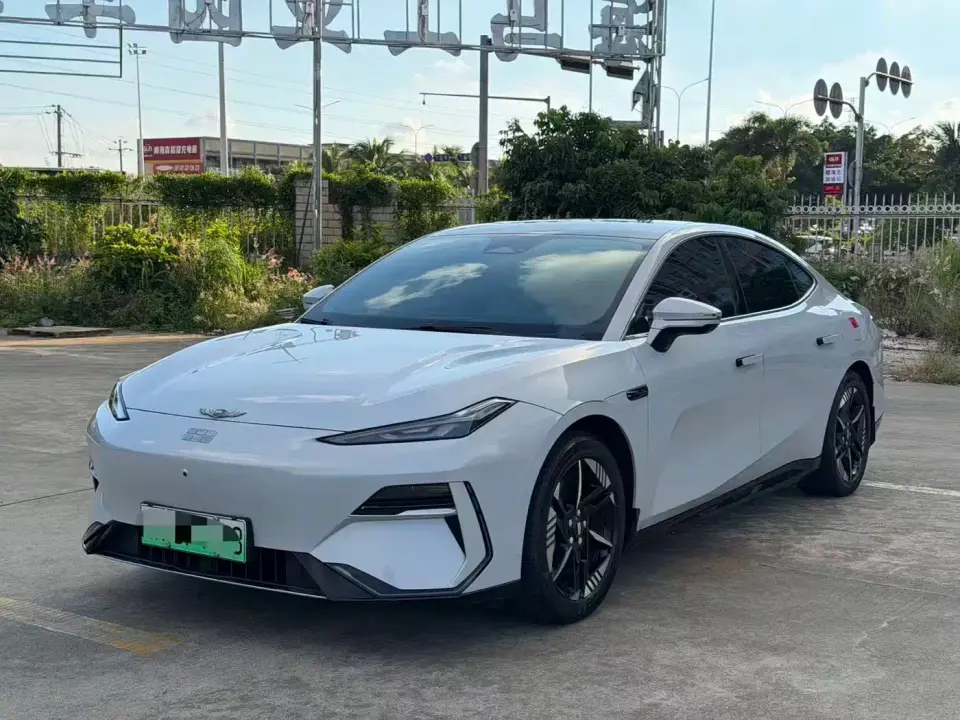 Geely Galaxy Galaxy E8 550km RWD PRO 2024