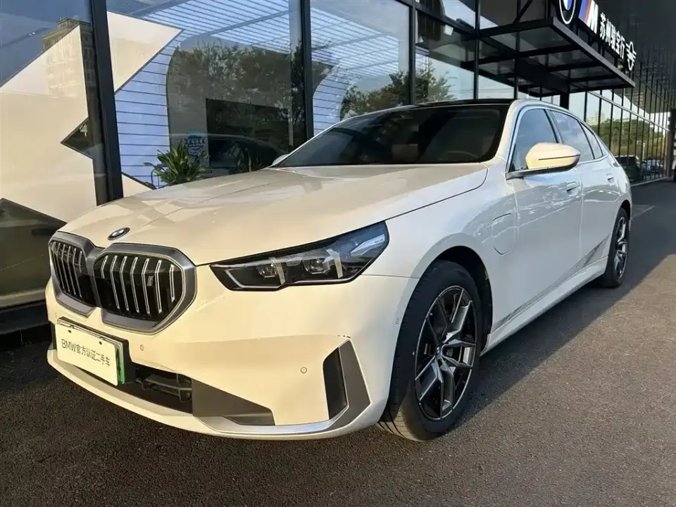 BMW i5 eDrive 35L Luxury Package 2025