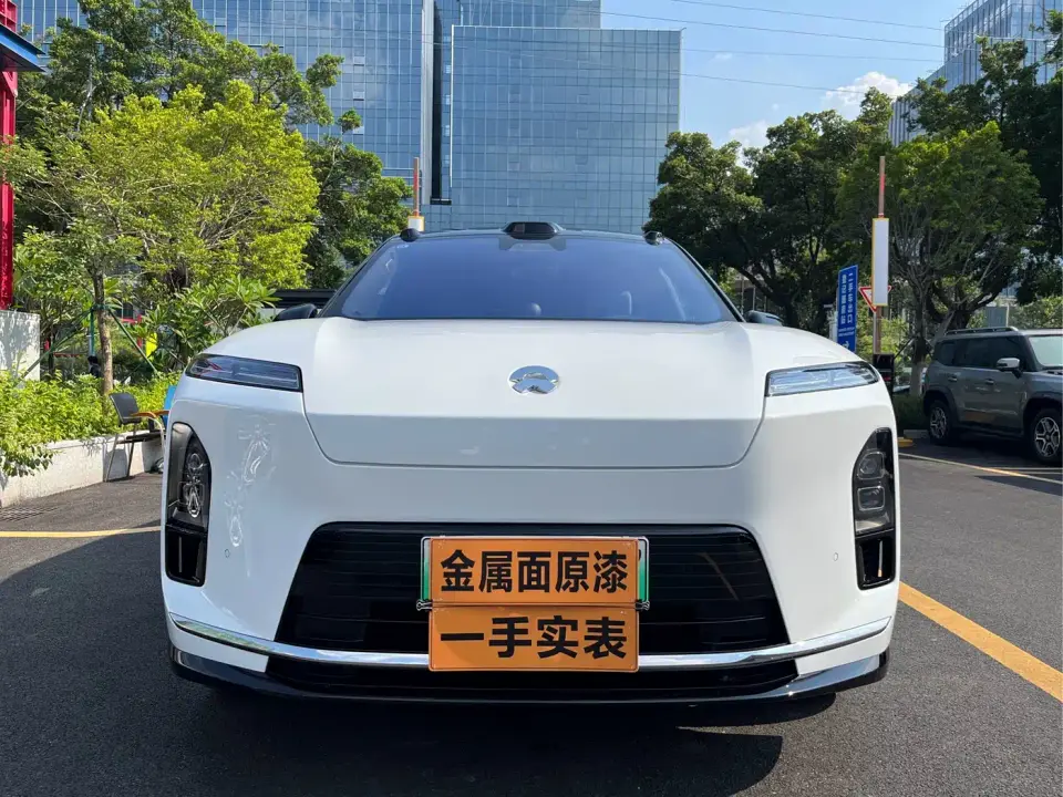 NIO ES8 Base Model 2025