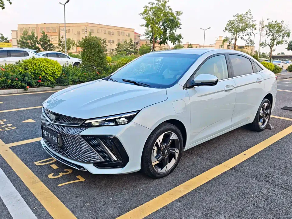 Geely Emgrand L HiP 1.5TD-DHT Pro 100KM Travel Edition 2023