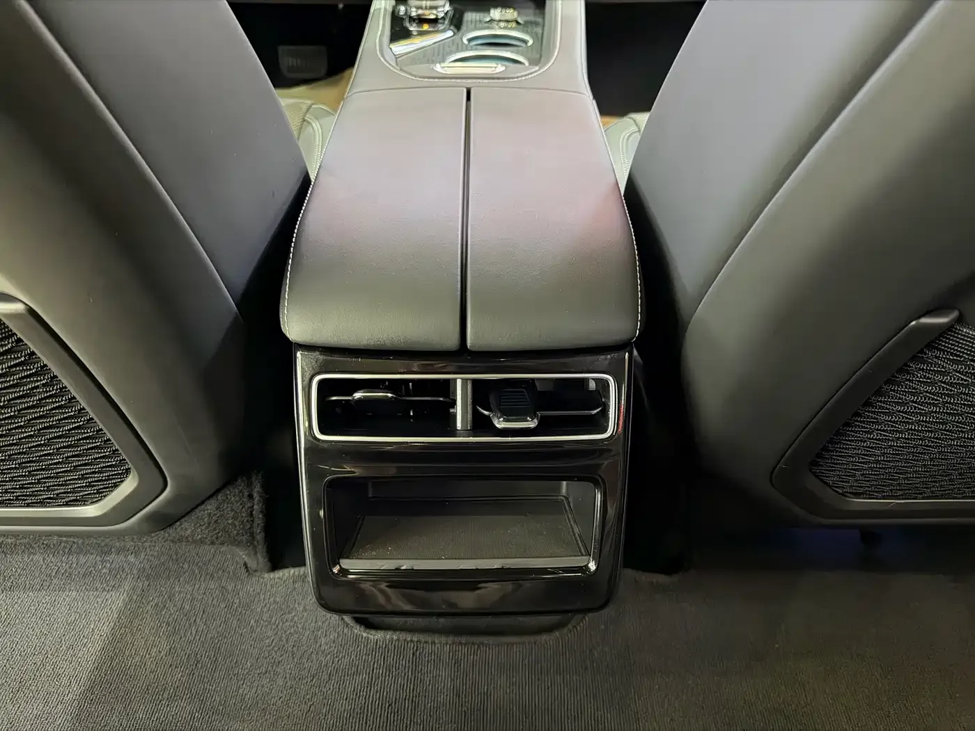 Zeekr 001 Long Range Dual Motor WE Edition 2022 — фото 15