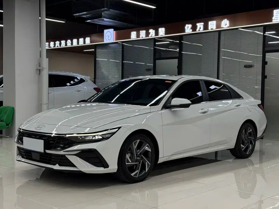 Hyundai Elantra Model 1.5L CVT LUX Premium Edition 2025