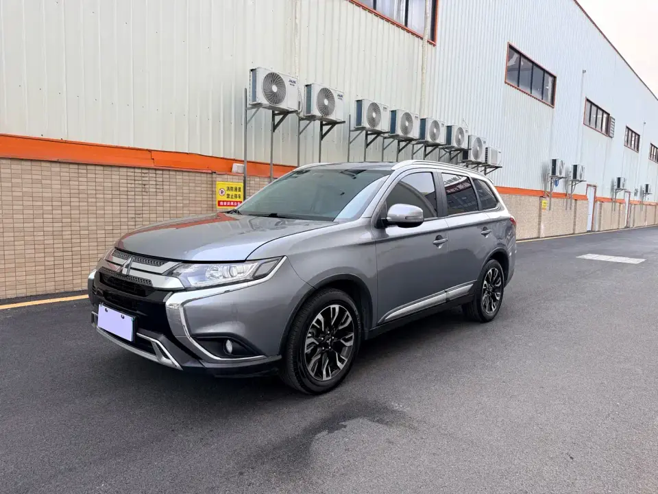 Mitsubishi Outlander 2.0L 2WD Premium 5-seater 2020