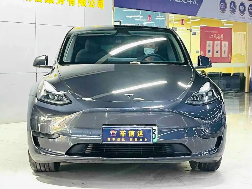 Tesla Model Y Rear-Wheel Drive Version 2024