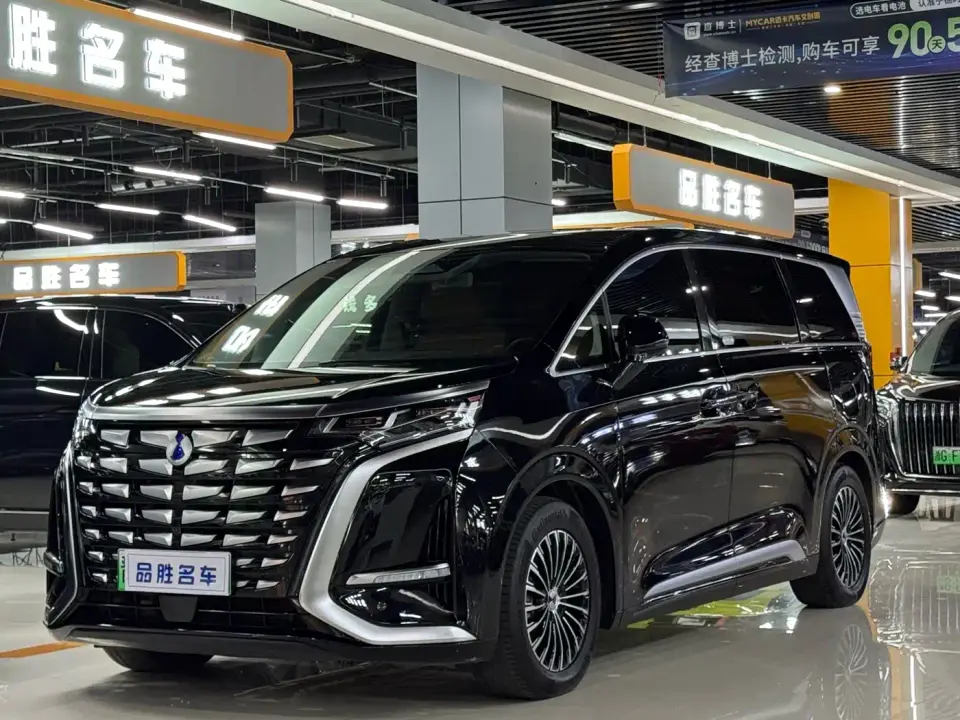 Denza D9 DM-i 980 AWD Prestige 2025
