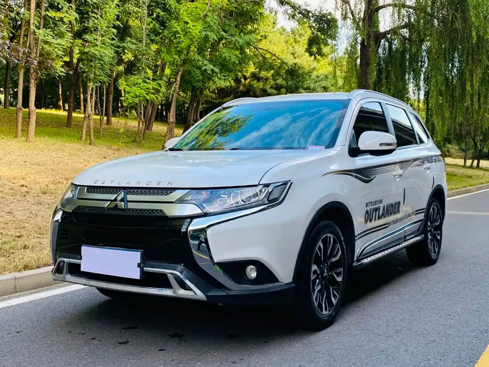 Mitsubishi Outlander 2.0L 2WD Premium 7-seater 2020